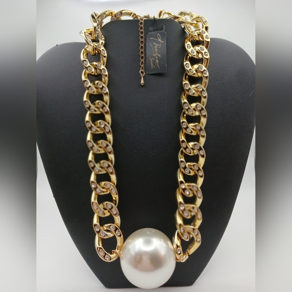 Thalia Sodi Jewelry - THALIA SODI Large Pearl Statement Necklace Gold Tone & Crystals NWT